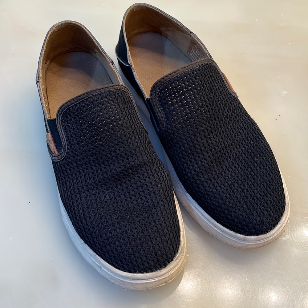 O’Lukai Slip on Sneaker size 8